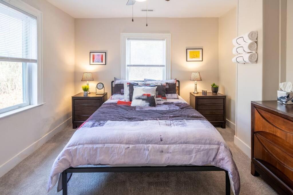 The Bike Path House! Cozy 2 Bedroom W/ Fireplace Charles City Exteriér fotografie