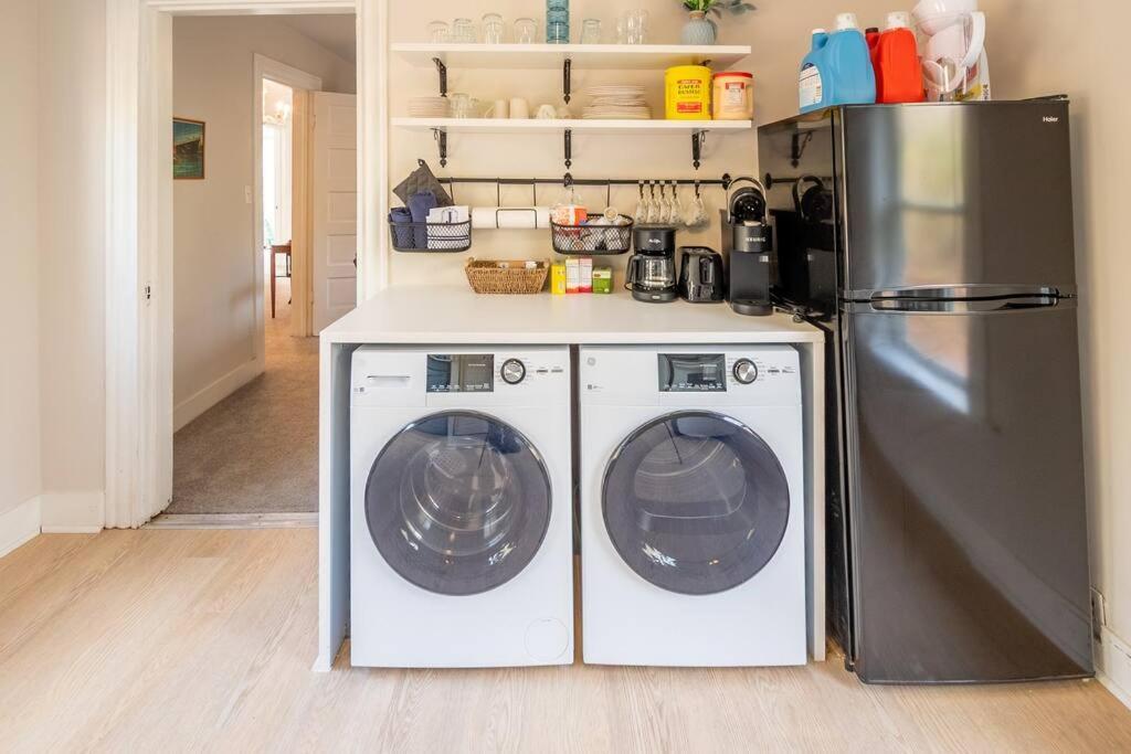 The Bike Path House! Cozy 2 Bedroom W/ Fireplace Charles City Exteriér fotografie