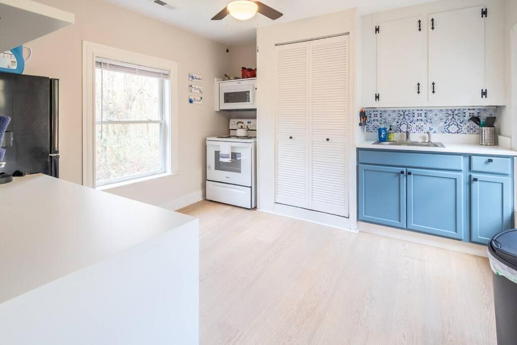 The Bike Path House! Cozy 2 Bedroom W/ Fireplace Charles City Exteriér fotografie