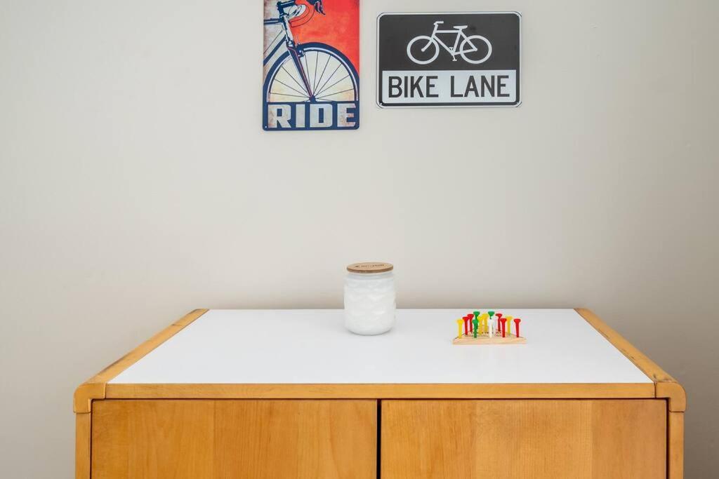 The Bike Path House! Cozy 2 Bedroom W/ Fireplace Charles City Exteriér fotografie