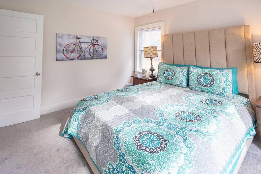 The Bike Path House! Cozy 2 Bedroom W/ Fireplace Charles City Exteriér fotografie
